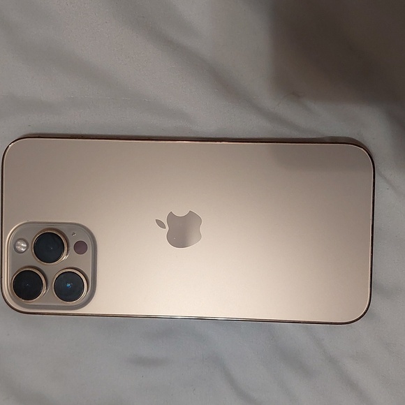 I phone 13 pro max - Picture 2 of 11